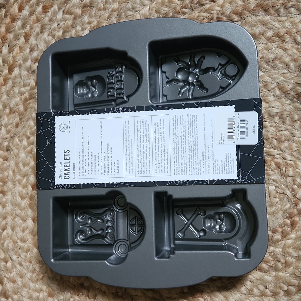 🎃 Martha Stewart Tombstone Cakelet Pan - Picture 2 of 4